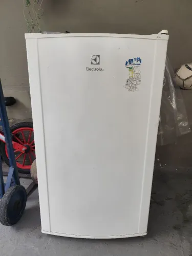 Frigobar Electrolux