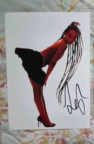 Card Autografado Leigh-Anne Little Mix