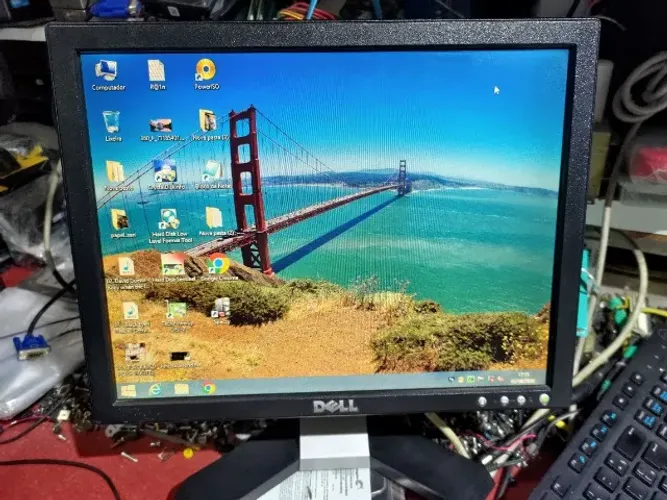 MONITOR 15 POLEGADAS 100 CADA UNIDADE