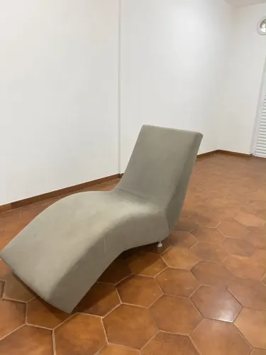 VENDO DIVÃ 