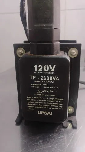 Autotransformador Upsai TF-2000VA.