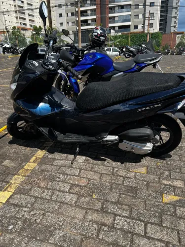 Pcx muito nova e econômica