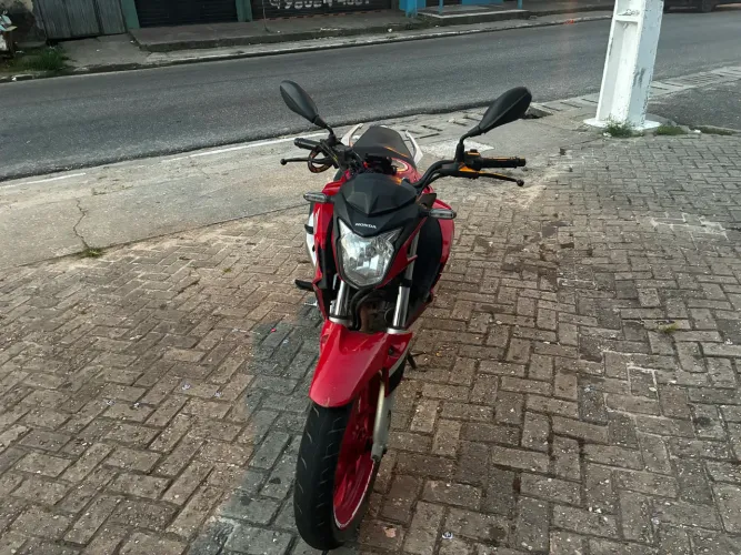 Cb Twister 250f Cbs vermelha