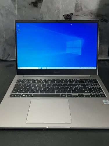 Notebook Samsung i3 | SSD 240GB | Funcionando perfeitamente + carregador original