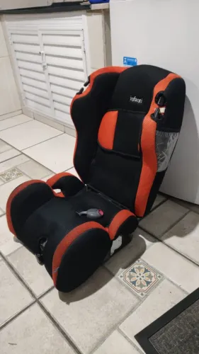 Cadeirinha infantil para automóvel