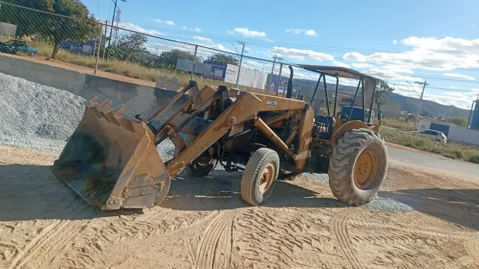 Carregadeira pula pula MF 65 R