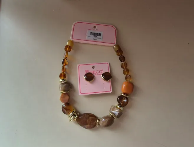 Kit acessorios, colar e brinco, a 20,00