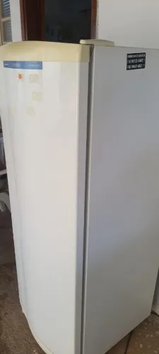 Geladeira 300 litros gelo seco