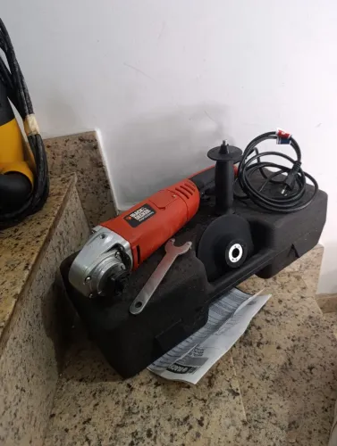 Politriz Angular Black Decker 600 W