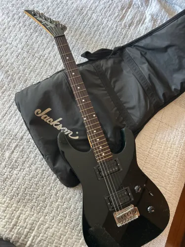 Guitarra Jackson Dinky