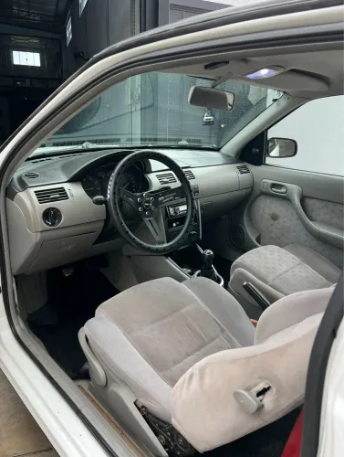 Volkswagen Gol Geração III 1.6 MI 8V Gasolina Mec. 2P 2000
