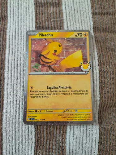 Carta Pokémon Pikachu edição de 30 anos 