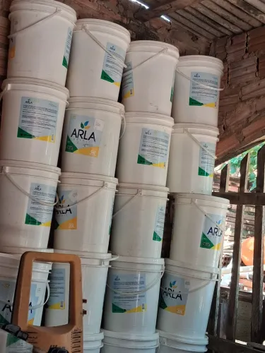 Vendo baldes de arla vazio para utilidades doméstica ou em obras valor r$ 13 cada