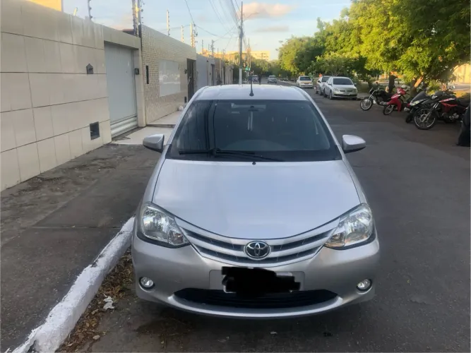 Toyota Etios X 1.3 Flex 16V 5P Mec. 2015