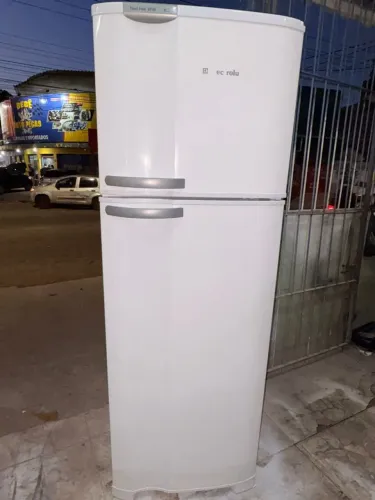Geladeira Eletrolux Frost Free 350 litros