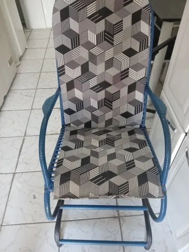 VENDO UMA CADEIRA DE BALANCO
