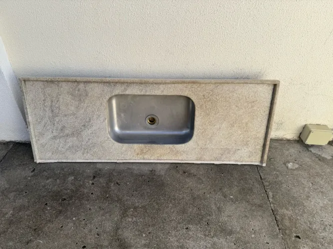 Vendo Pia de Cozinha em Granito