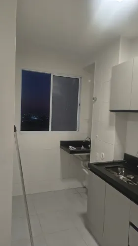 Apartamento 2/4 semi mobiliado 