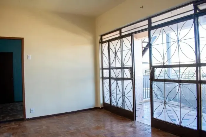 Casa à Venda - Monsenhor Messias, 6 Quartos, 400 m2