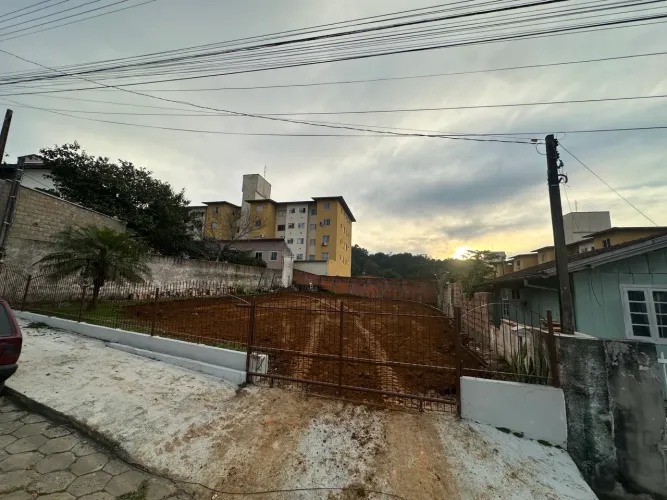 VENDOU, TROCO OU ALUGO TERRENO 516m2