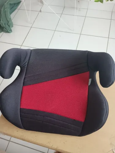 Cadeirinha de elevação para carro 