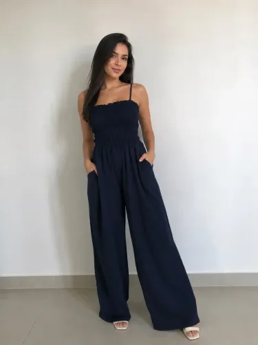 Vendo macacão azul marinho | veste 38