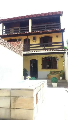 Bsurance Imobiliária Vende - Centro de São Gonçalo Ótima casa em excelente localização no