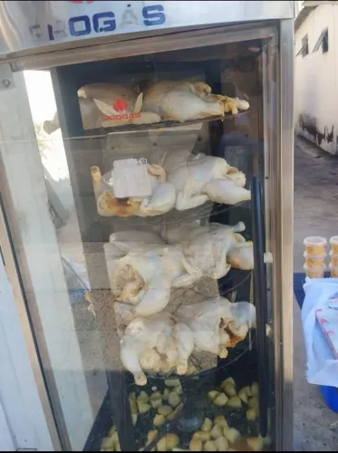 Máquina de assar frango