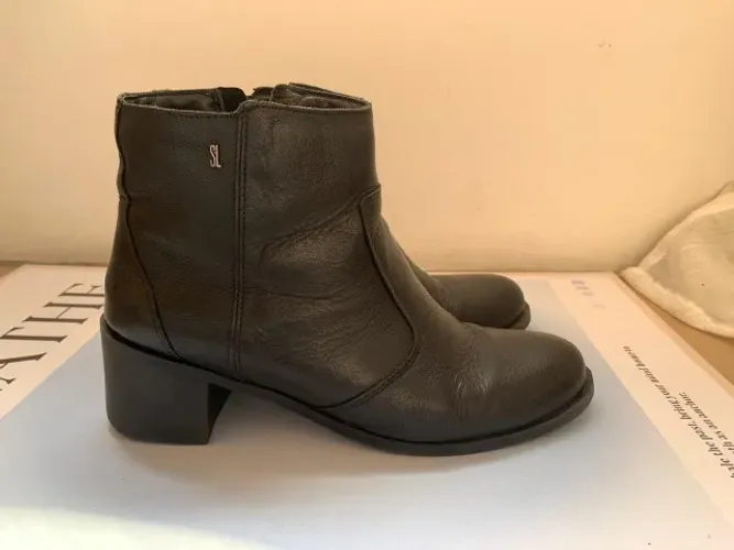 Bota Ankle Boot Santa Lolla Couro Preta - TAM 40