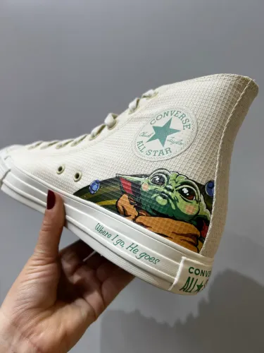 Converse X Disney Mandalorian Chuck Taylor All Star Cano Alto Bege
