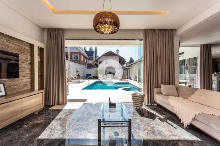 CASA NO JARDIM SCHAFFER COM 460M², COM ÁREA COMERCIAL INDEPENDENTE, PISCINA AQUECIDA, 3 QU