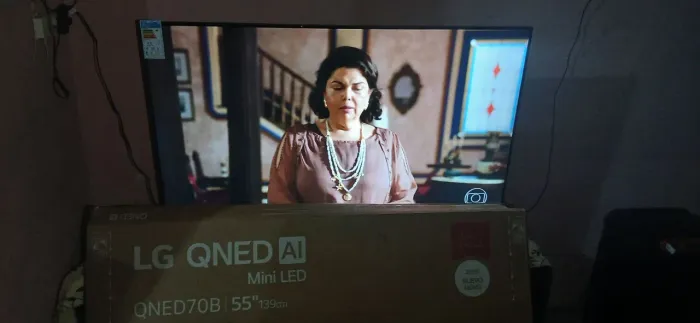 Vende-se televisão 55 polegadas qled 2026 com 2 meses de uso por 2.700