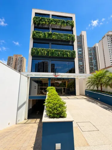 Prédio Comercial à Venda em São Paulo na Mooca com 1200m² e 5 Vagas