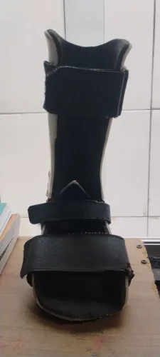 Bota ortopédica infantil