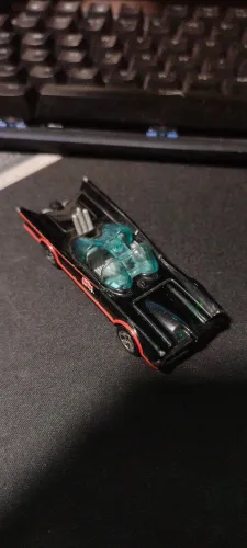 Carrinho Batmóvel da série de TV de 1966 da Hotwheels