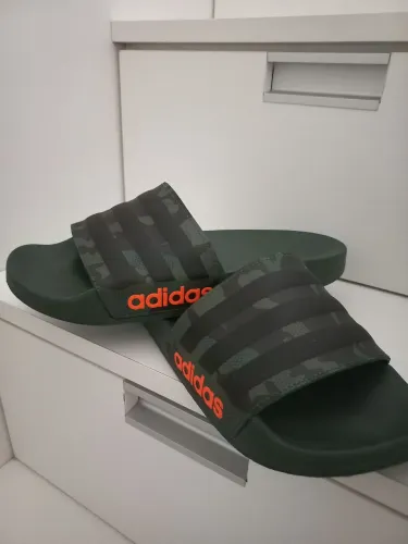 Chinelo Adidas Adilette Shower Verde Militar Edição Limitada Novo 38/39