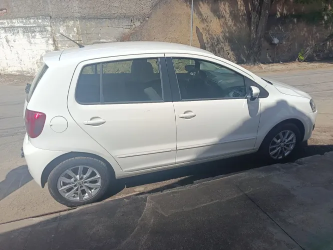 Volkswagen Fox 1.0 MI Total Flex 8V 5P 2014