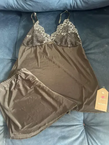 Vende-se Babydoll e Camisola.