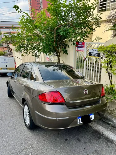 Fiat Linea 1.9/ HLX 1.9/1.8 Flex Dualogic 4P 2010