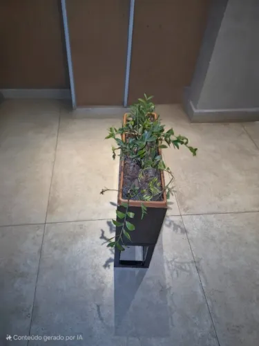 Cachepô Decorativo para Plantas - Ótimo Estado