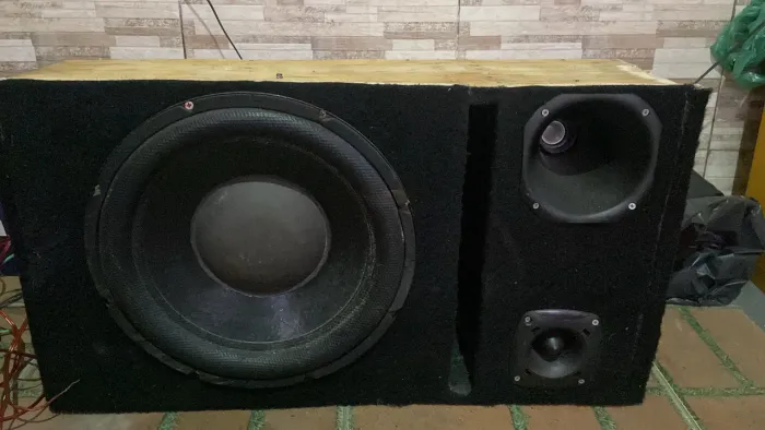 Som automotivo bicho papão 600 rms 
