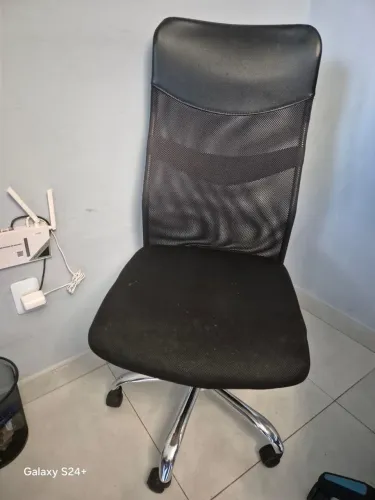 Vendo duas cadeira executiva precinho 