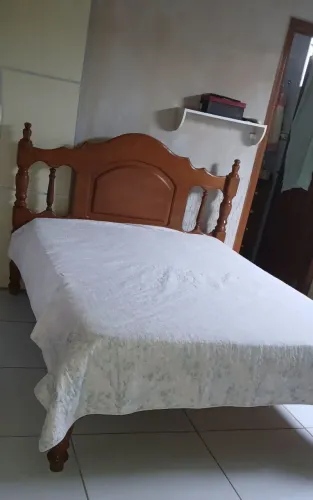 Cama l e colchão de casal