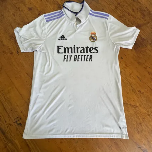 Camisa de time original Real Madrid 2022/23 