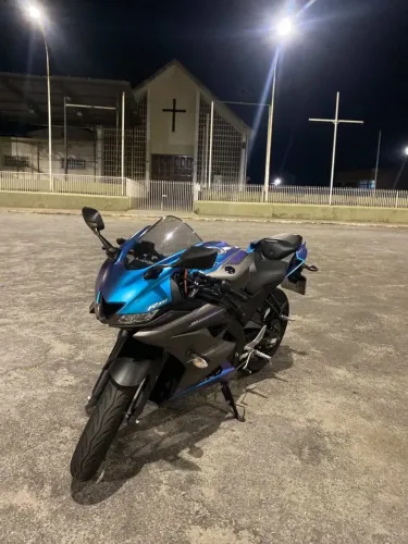 Yamaha R15 2025 - 3.000 km Revisada na Yamaha - Impecável