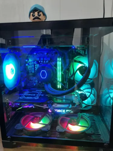 PC Gamer RTX 4060 V/T por PS5 Slim ou Series X