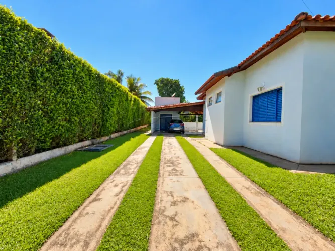 Chacara de 500m² com 05 quartos para locação e venda - Condomínio Village