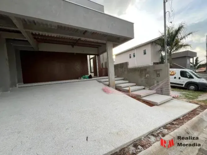 Casa Moderna em Condomínio Terras de São Fernando - 200m² Granja Viana