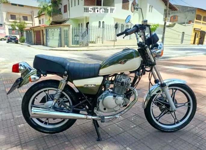 Moto Suzuki Intruder 125 Verde Custom