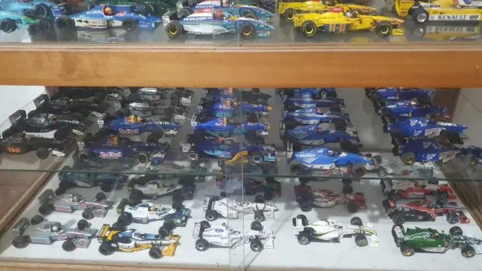 Espetacular coleção de 170 miniaturas de Fórmula 1 (escala 1:43)